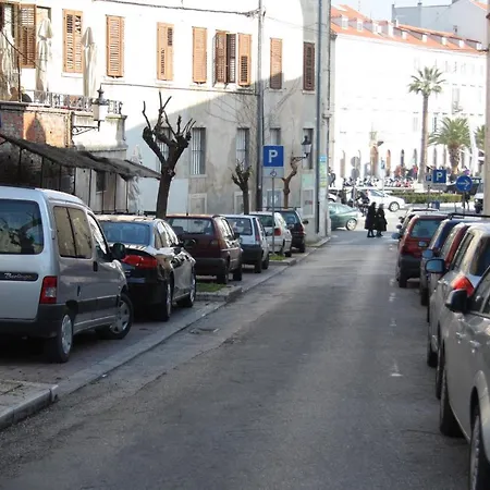 By The Sea - 5995 アパート