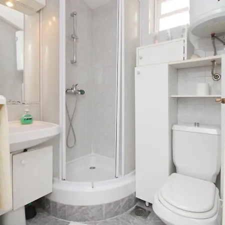 Appartement By The Sea - 5995 *